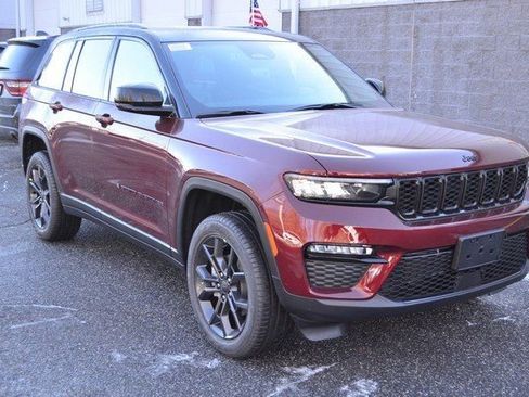 New 2025 Jeep Grand Cherokee Limited image 2