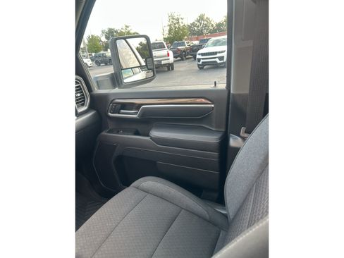 Used 2025 Chevrolet Silverado 2500 LT AWD/4WD image 18