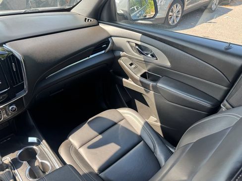 Used 2023 Chevrolet Traverse LT AWD/4WD image 14