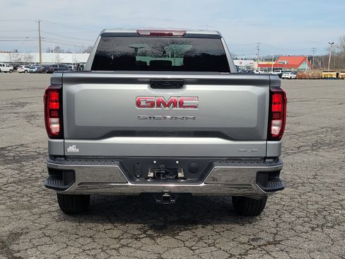 New 2026 GMC Sierra 1500 SLE image 6