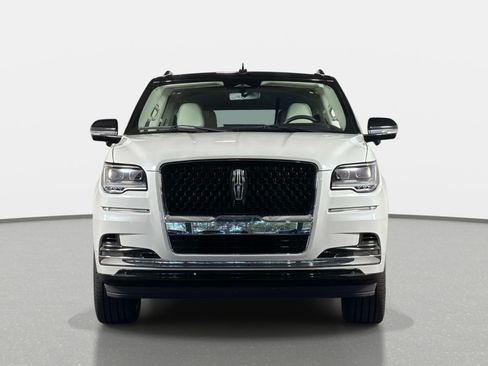 Used 2024 Lincoln Navigator L Black Label AWD/4WD image 17