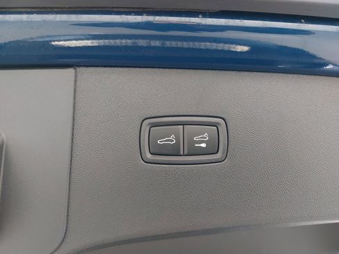 Used 2025 Porsche Cayenne Coupe image 15