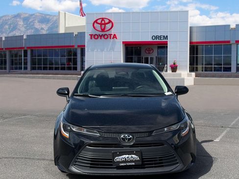 Used 2024 Toyota Corolla LE FWD image 2