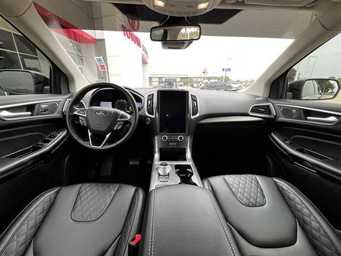 Used 2023 Ford Edge Titanium AWD/4WD image 11