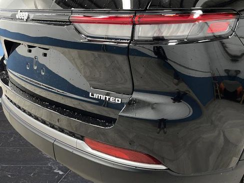 New 2026 Jeep Grand Cherokee Limited w/ Luxury Tech Group II image 34