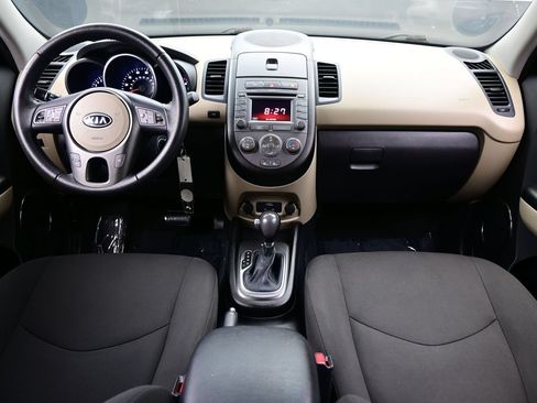Used 2012 Kia Soul ! FWD image 16