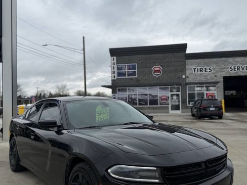 Used 2016 Dodge Charger SXT w/ Blacktop Package image 1