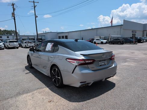 Used 2020 Toyota Camry XSE w/ Navigation Package FWD image 6