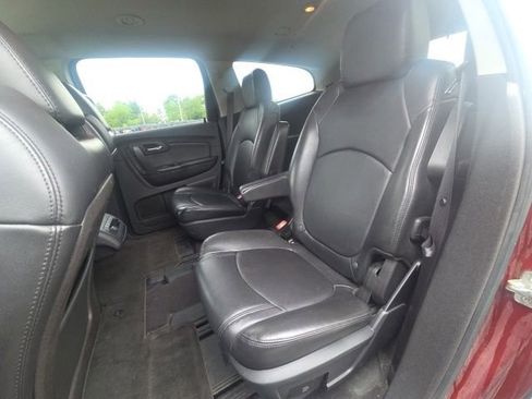 Used 2011 Chevrolet Traverse LT w/ Personal Connectivity Package FWD image 17