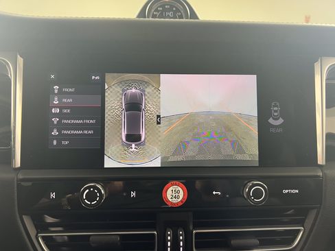 Certified 2026 Porsche Macan AWD/4WD image 24