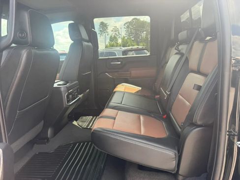 Used 2023 Chevrolet Silverado 2500 High Country w/ Z71 Off-Road Package AWD/4WD image 17