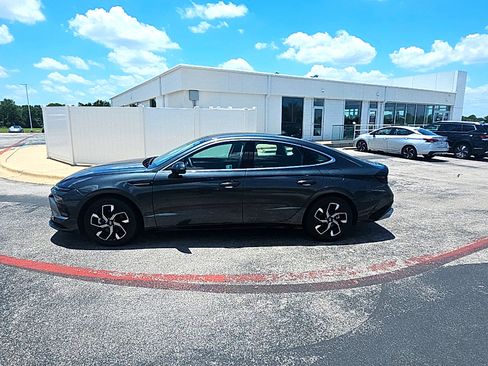 Used 2025 Hyundai Sonata SEL FWD image 3