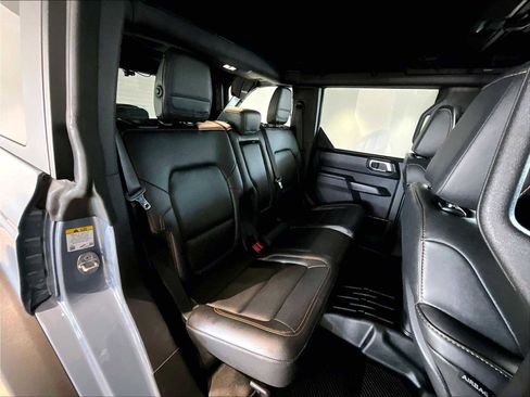 Used 2024 Ford Bronco Badlands image 31