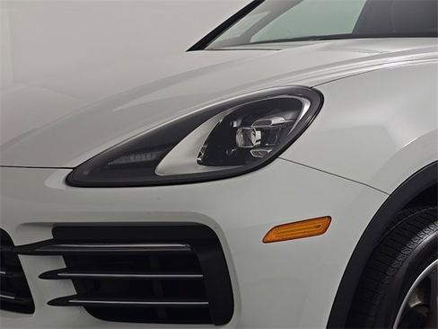 Certified 2022 Porsche Cayenne image 12