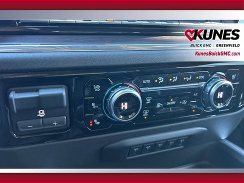 Used 2025 GMC Sierra 2500 SLT w/ SLT Premium Package image 31