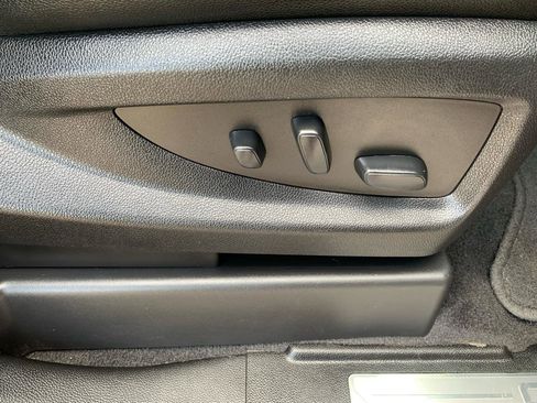 Used 2020 GMC Yukon XL SLT AWD/4WD image 15