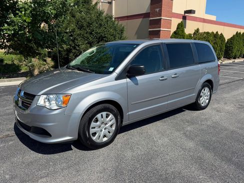 Used 2015 Dodge Grand Caravan SE w/ Quick Order Package 29E SE FWD image 1