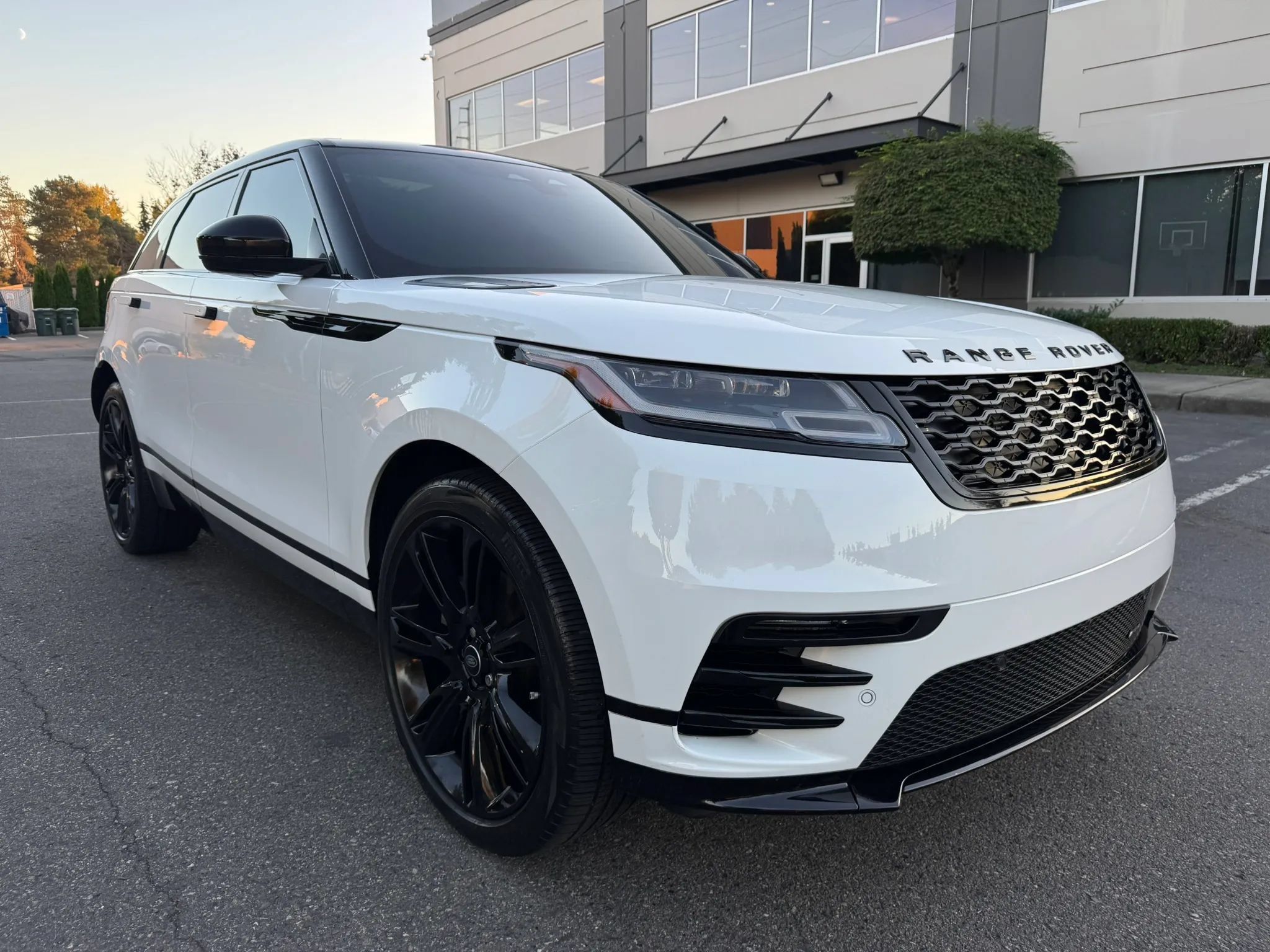 Used 2023 Land Rover Range Rover Velar R-Dynamic S AWD/4WD image 2