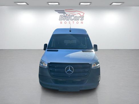 Used 2023 Mercedes-Benz Sprinter 2500 image 2