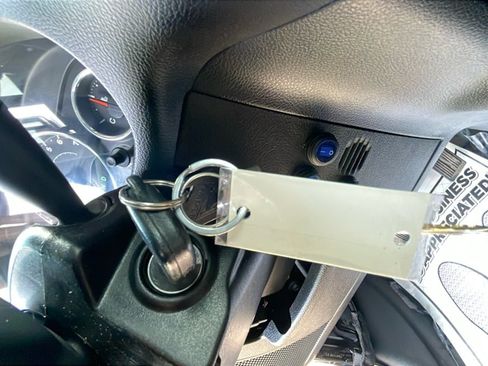 Used 2016 Jeep Wrangler Unlimited Sahara w/ Connectivity Group image 28