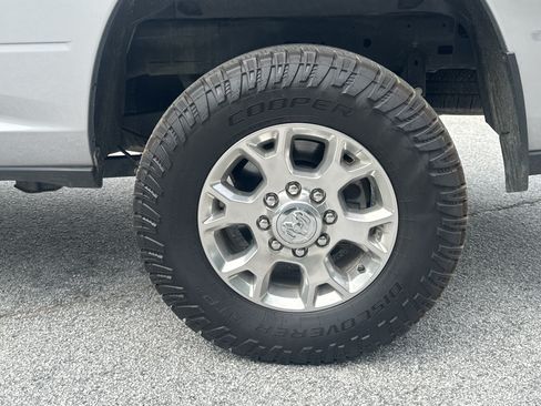 Used 2024 RAM 2500 Laramie w/ Safety Group AWD/4WD image 19