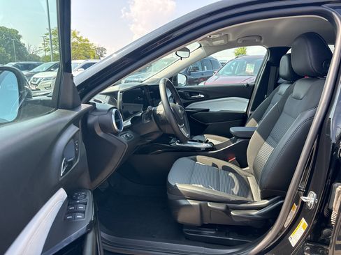 Certified 2024 Chevrolet Trax LT w/ Driver Confidence Package FWD image 11