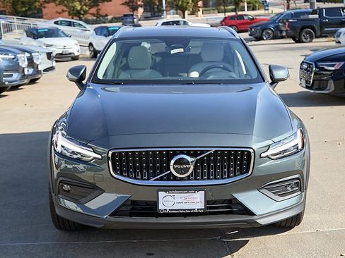 New 2026 Volvo V60 B5 Cross Country Plus w/ Climate Package image 5
