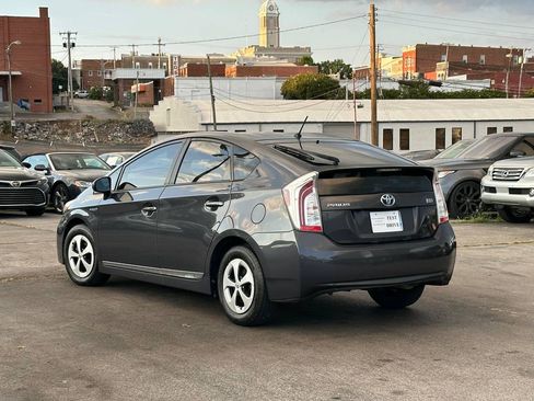 Used 2013 Toyota Prius Two w/ Preferred Accessory Pkg FWD image 4