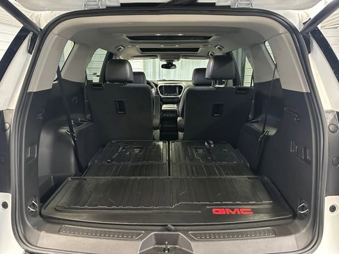 Certified 2023 GMC Acadia SLT w/ Technology Package image 28