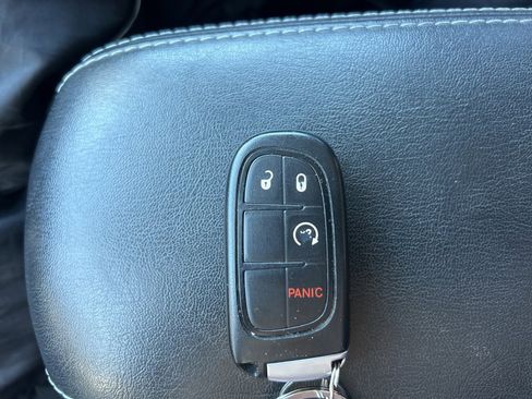 Certified 2019 Jeep Cherokee Latitude Plus w/ Cold Weather Group image 21