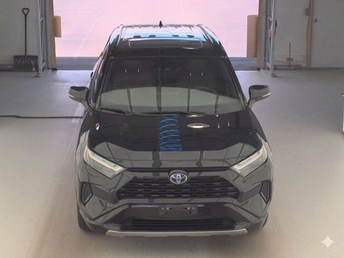 Used 2022 Toyota RAV4 SE w/ Convenience Package AWD/4WD image 6