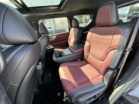 New 2026 INFINITI QX80 Autograph w/ Premium Cargo Package image 13