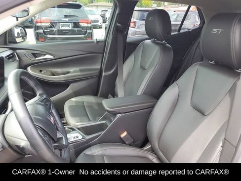 Certified 2024 Buick Encore GX Sport Touring w/ Comfort Package FWD image 7