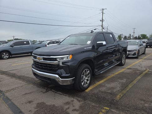 Used 2022 Chevrolet Silverado 1500 LT w/ Protection Package AWD/4WD image 2