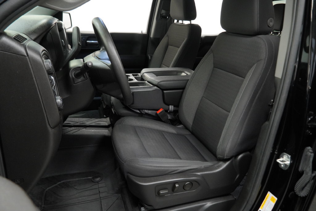 Used 2023 Chevrolet Silverado 1500 Custom w/ LPO, Dark Essentials Package AWD/4WD image 4