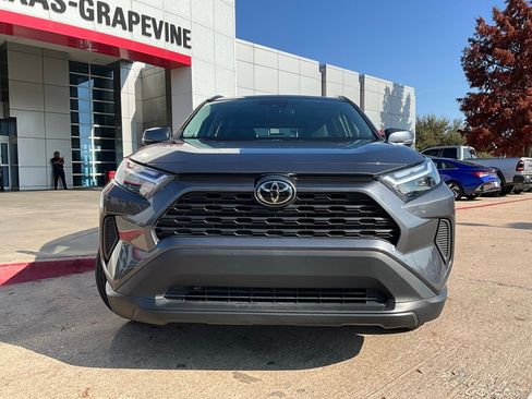Used 2025 Toyota RAV4 XLE image 4