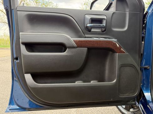 Used 2017 GMC Sierra 1500 SLE w/ SLE Value Package image 16