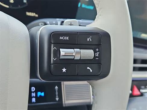 Certified 2025 Hyundai Santa Fe Limited image 26