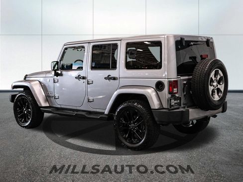 Used 2016 Jeep Wrangler Unlimited Sahara w/ Max Tow Package AWD/4WD image 4