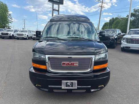 Used 2017 GMC Savana 2500 Extended RWD image 8
