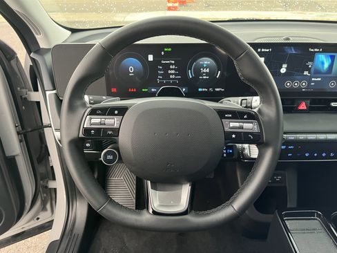 Used 2025 Hyundai Ioniq 5 SE image 14