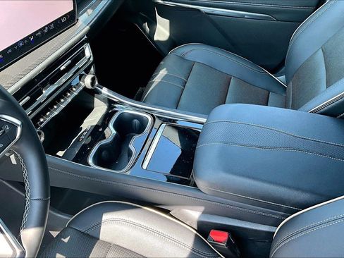 Used 2025 Chevrolet Traverse High Country w/ LPO, Floor Liner Package AWD/4WD image 15