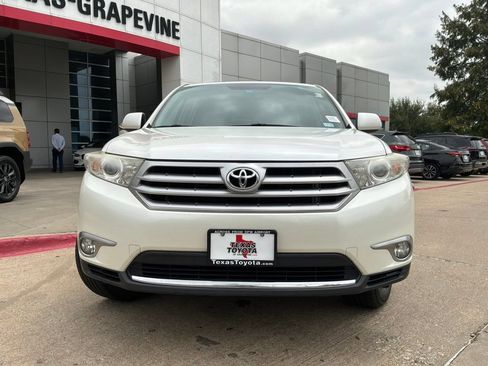 Used 2012 Toyota Highlander SE FWD image 3