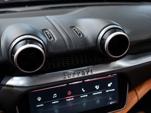 Certified 2019 Ferrari Portofino image 29