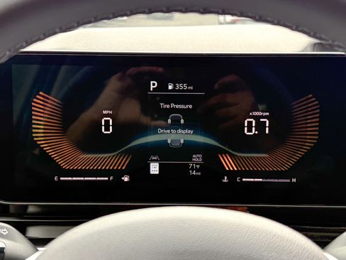 New 2026 Kia Carnival EX image 24