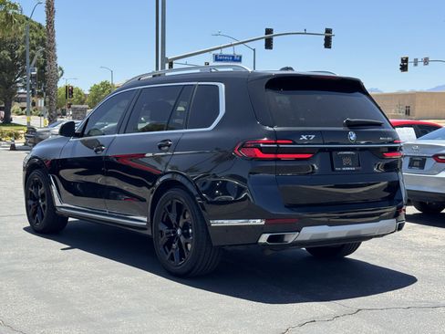 Used 2025 BMW X7 xDrive40i w/ Premium Package AWD/4WD image 4