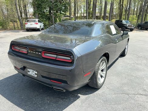 Used 2016 Dodge Challenger SXT RWD image 5
