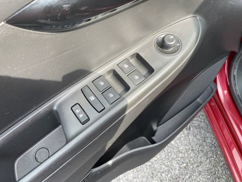 Used 2022 Chevrolet Spark LT FWD image 11