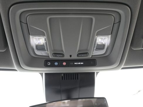 Used 2023 Chevrolet Silverado 1500 LT AWD/4WD image 17