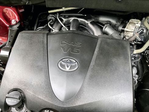 Used 2019 Toyota Highlander Limited Platinum AWD/4WD image 32